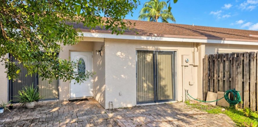 Villa ou maison à Deerfield Beach, Floride 2 chambres, 87.51 m2 № 2429922