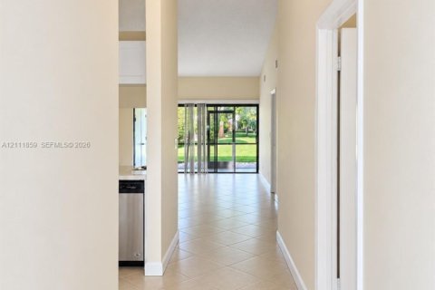 Villa ou maison à louer à Deerfield Beach, Floride: 2 chambres, 87.51 m2 № 2429922 - photo 2
