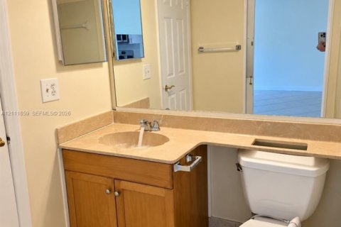 Villa ou maison à louer à Deerfield Beach, Floride: 2 chambres, 87.51 m2 № 2429922 - photo 9
