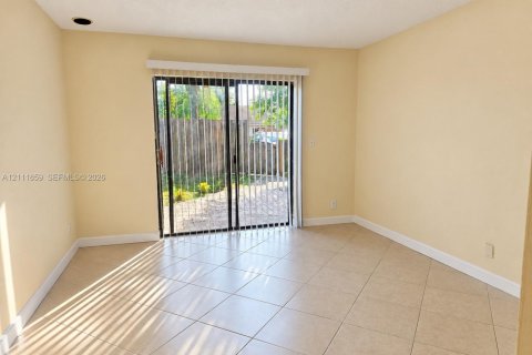 Villa ou maison à louer à Deerfield Beach, Floride: 2 chambres, 87.51 m2 № 2429922 - photo 10