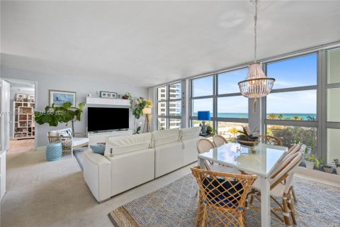 Снять в аренду кондоминиум в Майами-Бич, Флорида 1 спальня, 117.06м2, № 2043962 - фото 7