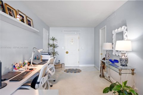 Снять в аренду кондоминиум в Майами-Бич, Флорида 1 спальня, 117.06м2, № 2043962 - фото 4