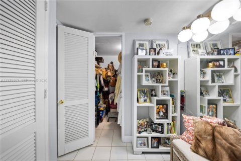 Снять в аренду кондоминиум в Майами-Бич, Флорида 1 спальня, 117.06м2, № 2043962 - фото 15