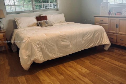 Casa en alquiler en Pompano Beach, Florida, 3 dormitorios, 145.3 m2 № 1993449 - foto 11