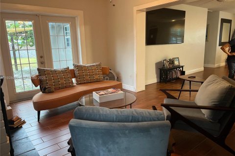 Casa en alquiler en Pompano Beach, Florida, 3 dormitorios, 145.3 m2 № 1993449 - foto 5