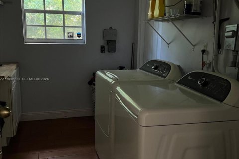 Casa en alquiler en Pompano Beach, Florida, 3 dormitorios, 145.3 m2 № 1993449 - foto 13