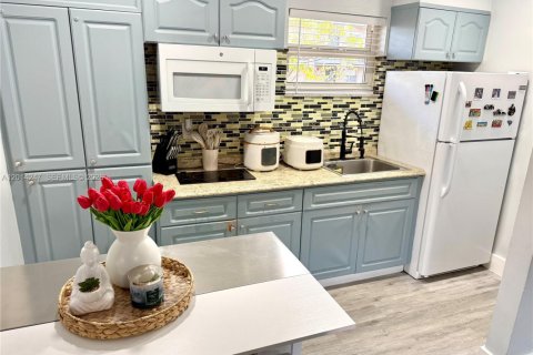 Copropriété à louer à Miami, Floride: 2 chambres, 81.75 m2 № 2076070 - photo 3