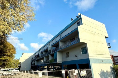 Condo à Miami, Floride, 2 chambres  № 2076070