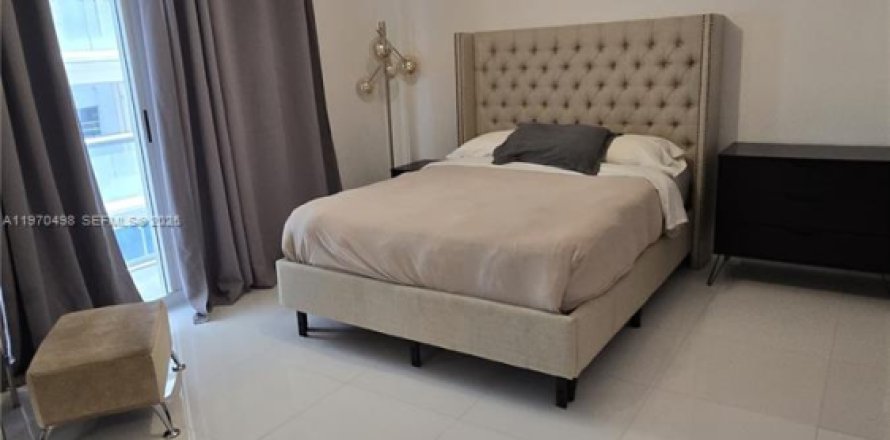 Кондоминиум с 2 спальнями в Серфсайд, Флорида № 2034000