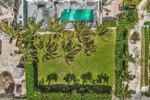 Снять в аренду кондоминиум в Серфсайд, Флорида 2 спальни, 97.55м2, № 2034000 - фото 11