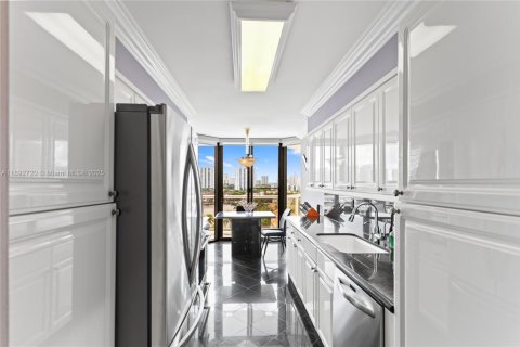 Купить кондоминиум в Авентура, Флорида 2 спальни, 135.64м2, № 2051631 - фото 26