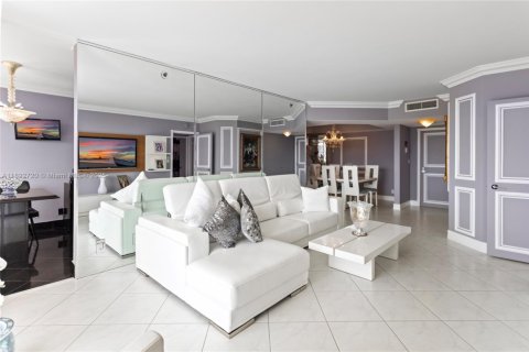 Купить кондоминиум в Авентура, Флорида 2 спальни, 135.64м2, № 2051631 - фото 11