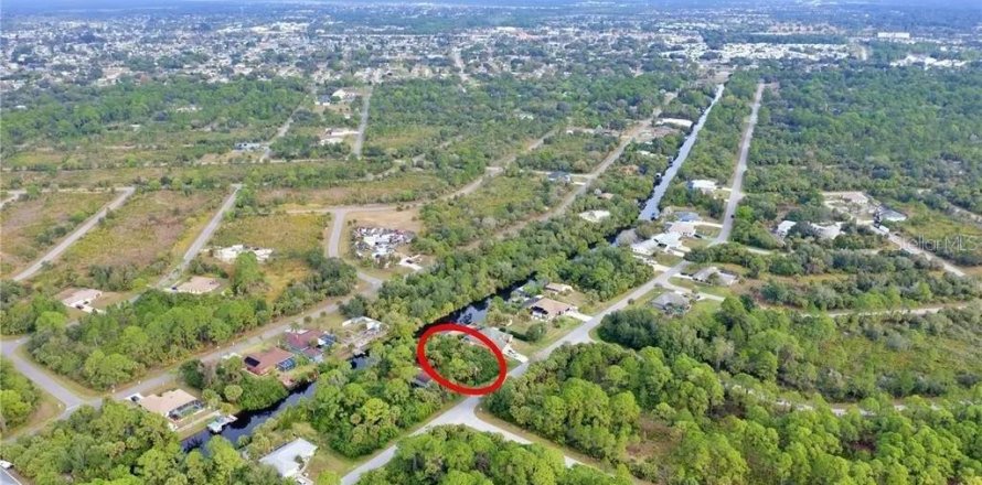 Land in Port Charlotte, Florida № 2206862