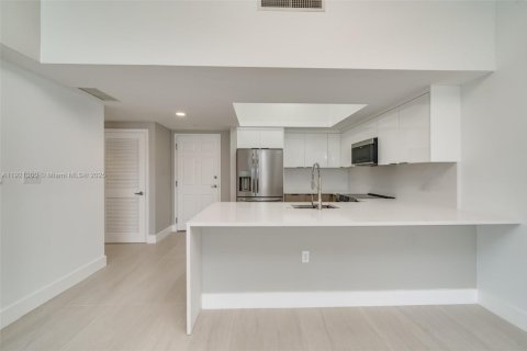 Condominio en venta en Hollywood, Florida, 2 dormitorios, 110.46 m2 № 1974242 - foto 22