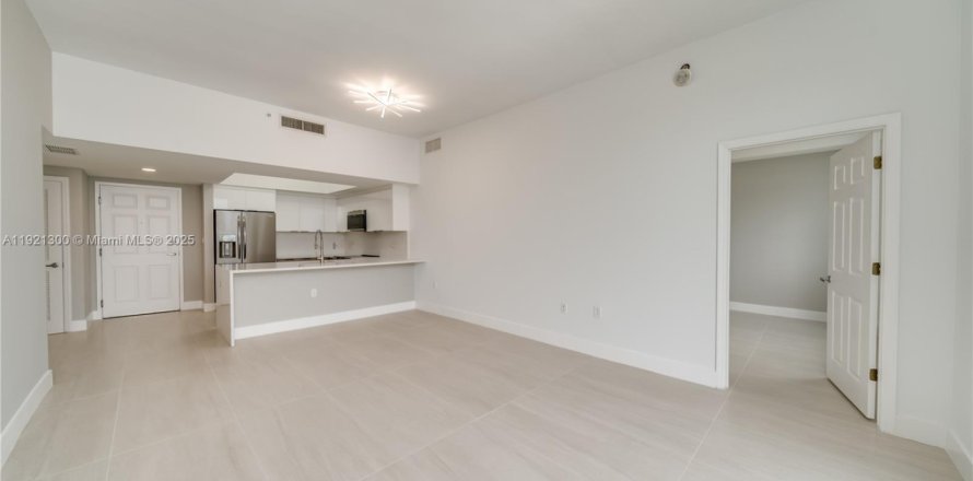 Condominio en Hollywood, Florida, 2 dormitorios  № 1974242