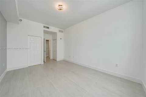 Condominio en venta en Hollywood, Florida, 2 dormitorios, 110.46 m2 № 1974242 - foto 16