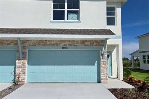 House in Hudson, Florida 3 bedrooms, 169.08 sq.m. № 1827985 - photo 2