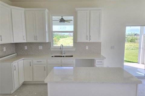 House in Hudson, Florida 3 bedrooms, 169.08 sq.m. № 1827985 - photo 3