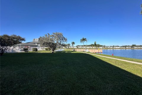 Condo in Hollywood, Florida, 1 bedroom № 2026375 - photo 24