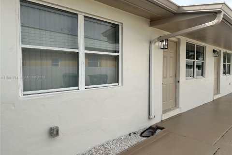 Villa ou maison à louer à Miami, Floride: 3 chambres, 215.72 m2 № 2002497 - photo 12