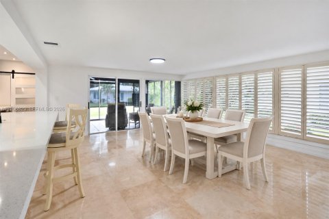 Villa ou maison à vendre à Lauderdale-by-the-Sea, Floride: 2 chambres, 187.66 m2 № 2417955 - photo 27