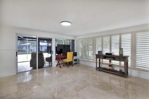 Villa ou maison à vendre à Lauderdale-by-the-Sea, Floride: 2 chambres, 187.66 m2 № 2417955 - photo 28