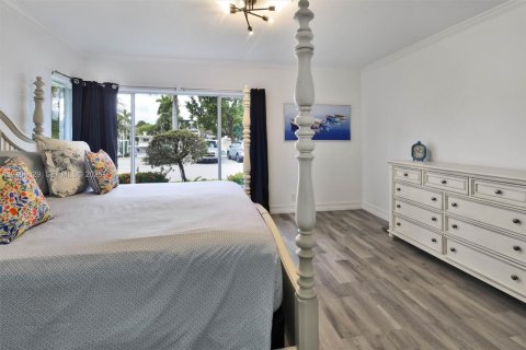 Villa ou maison à vendre à Lauderdale-by-the-Sea, Floride: 2 chambres, 187.66 m2 № 2417955 - photo 30