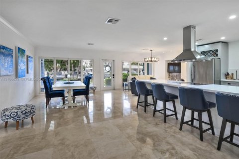 Villa ou maison à vendre à Lauderdale-by-the-Sea, Floride: 2 chambres, 187.66 m2 № 2417955 - photo 14