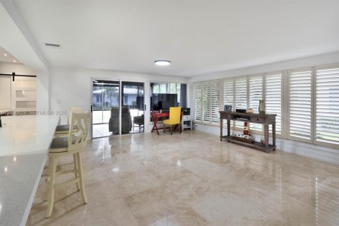 Villa ou maison à vendre à Lauderdale-by-the-Sea, Floride: 2 chambres, 187.66 m2 № 2417955 - photo 26
