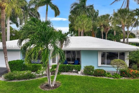 Villa ou maison à Lauderdale-by-the-Sea, Floride 2 chambres, 187.66 m2 № 2417955