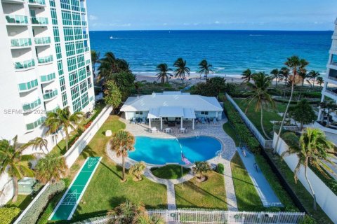 Villa ou maison à vendre à Lauderdale-by-the-Sea, Floride: 2 chambres, 187.66 m2 № 2417955 - photo 4