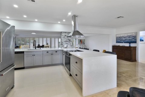 Villa ou maison à vendre à Lauderdale-by-the-Sea, Floride: 2 chambres, 187.66 m2 № 2417955 - photo 16