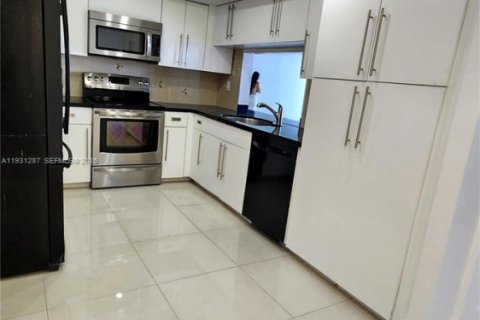 Купить кондоминиум в Майами, Флорида 2 спальни, 114.18м2, № 2088676 - фото 7
