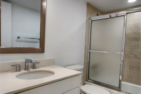 Купить кондоминиум в Майами, Флорида 2 спальни, 114.18м2, № 2088676 - фото 11