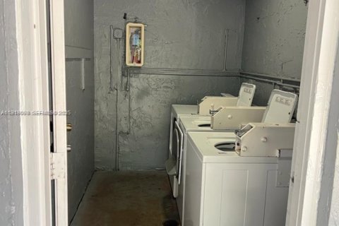 Condominio en venta en Dania Beach, Florida, 1 dormitorio, 66.24 m2 № 1982247 - foto 2