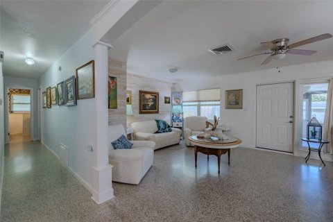 Villa ou maison à vendre à Ruskin, Floride: 3 chambres, 160.72 m2 № 2429508 - photo 9