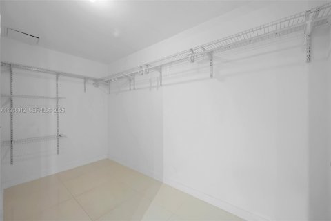 Copropriété à louer à Miami, Floride: 2 chambres, 103.12 m2 № 1994148 - photo 9