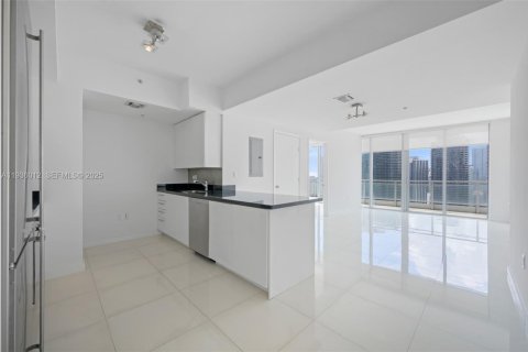 Copropriété à louer à Miami, Floride: 2 chambres, 103.12 m2 № 1994148 - photo 4