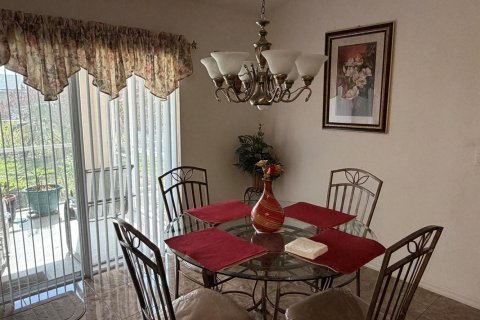 Villa ou maison à vendre à Port St. Lucie, Floride: 3 chambres, 184.5 m2 № 2261770 - photo 4
