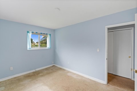 House in Oakland Park, Florida 3 bedrooms, 154.12 sq.m. № 2260964 - photo 19