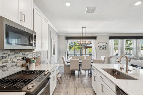 Villa ou maison à vendre à New Port Richey, Floride: 4 chambres, 257.8 m2 № 1658248 - photo 13