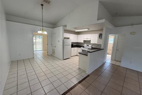 Appartement à louer à Ocala, Floride: 2 chambres, 231.88 m2 № 2280091 - photo 4