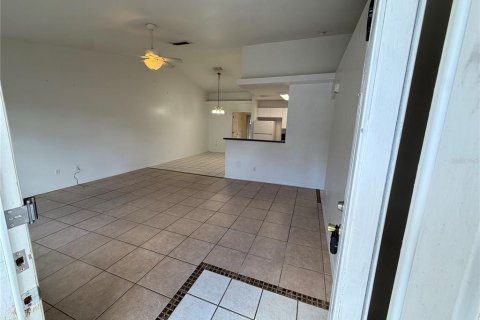Appartement à louer à Ocala, Floride: 2 chambres, 231.88 m2 № 2280091 - photo 2
