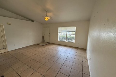 Appartement à louer à Ocala, Floride: 2 chambres, 231.88 m2 № 2280091 - photo 3