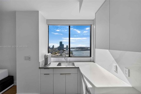 Купить кондоминиум в Майами-Бич, Флорида 2 спальни, 117.24м2, № 2003559 - фото 11