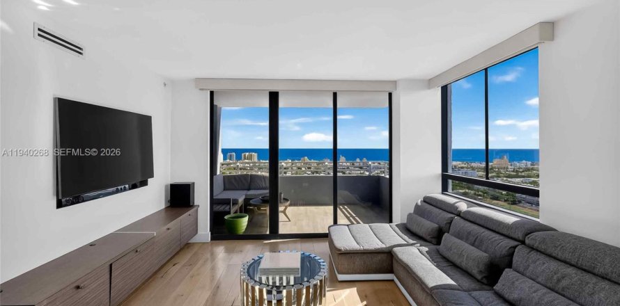 Кондоминиум с 2 спальнями в Майами-Бич, Флорида № 2003559