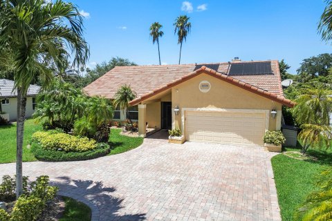 Villa ou maison à Coral Springs, Floride 4 chambres, 192.68 m2 № 2300302