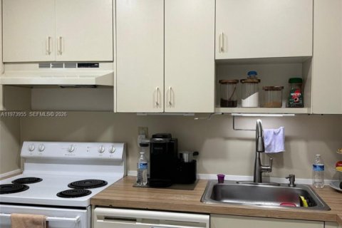 Купить кондоминиум в Майами, Флорида 2 спальни, 78.04м2, № 2033678 - фото 6