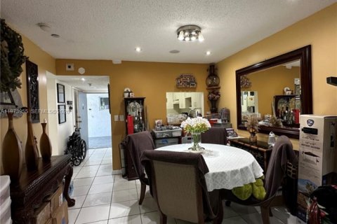 Купить кондоминиум в Майами, Флорида 2 спальни, 78.04м2, № 2033678 - фото 8