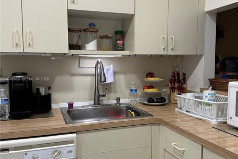 Купить кондоминиум в Майами, Флорида 2 спальни, 78.04м2, № 2033678 - фото 5